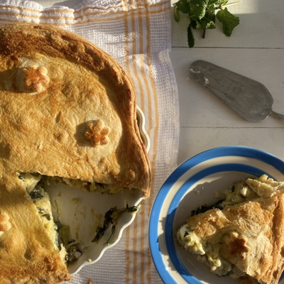 Chicken, spinach and cheese Mama Mia pie