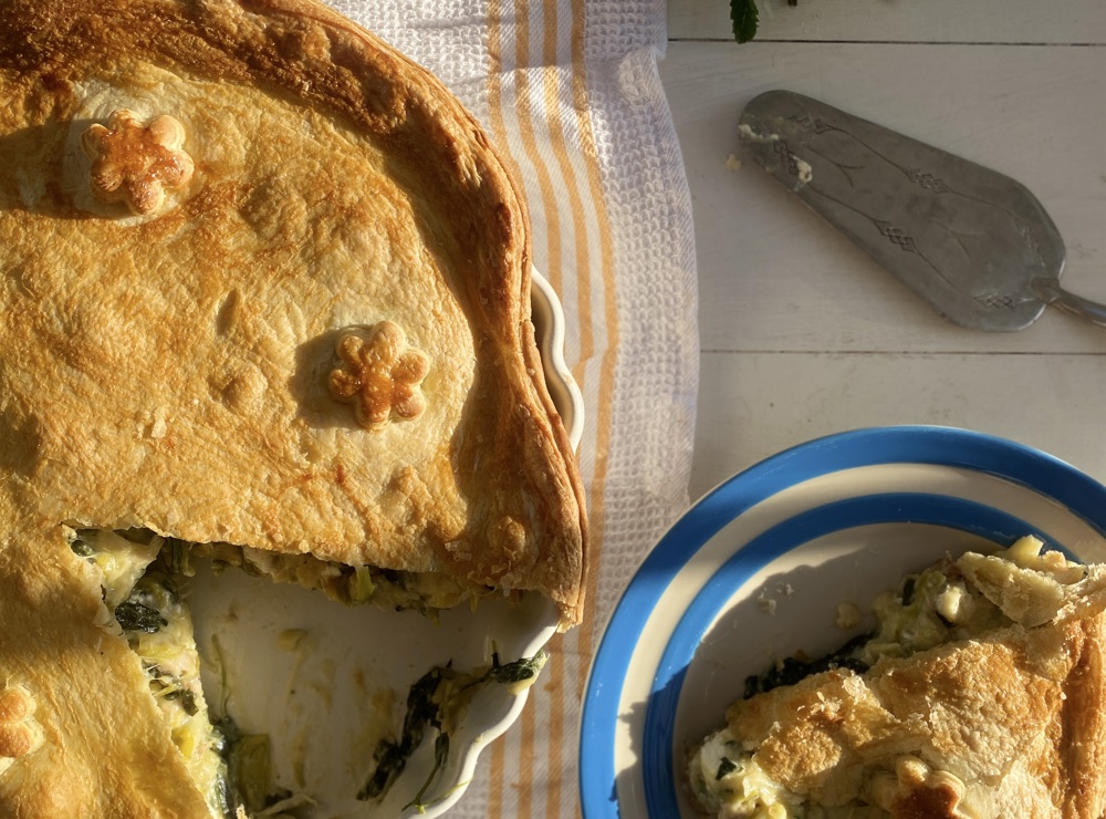 Chicken, spinach and cheese Mama Mia pie