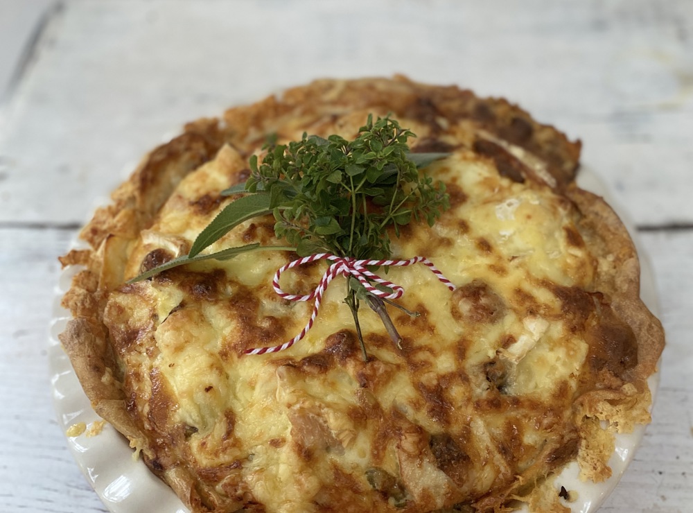 Christmassy smashed potato leftover tart